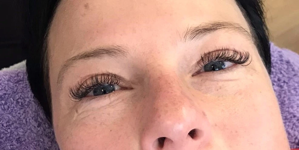 Řasy po lash liftingu, ukázka hotové práce