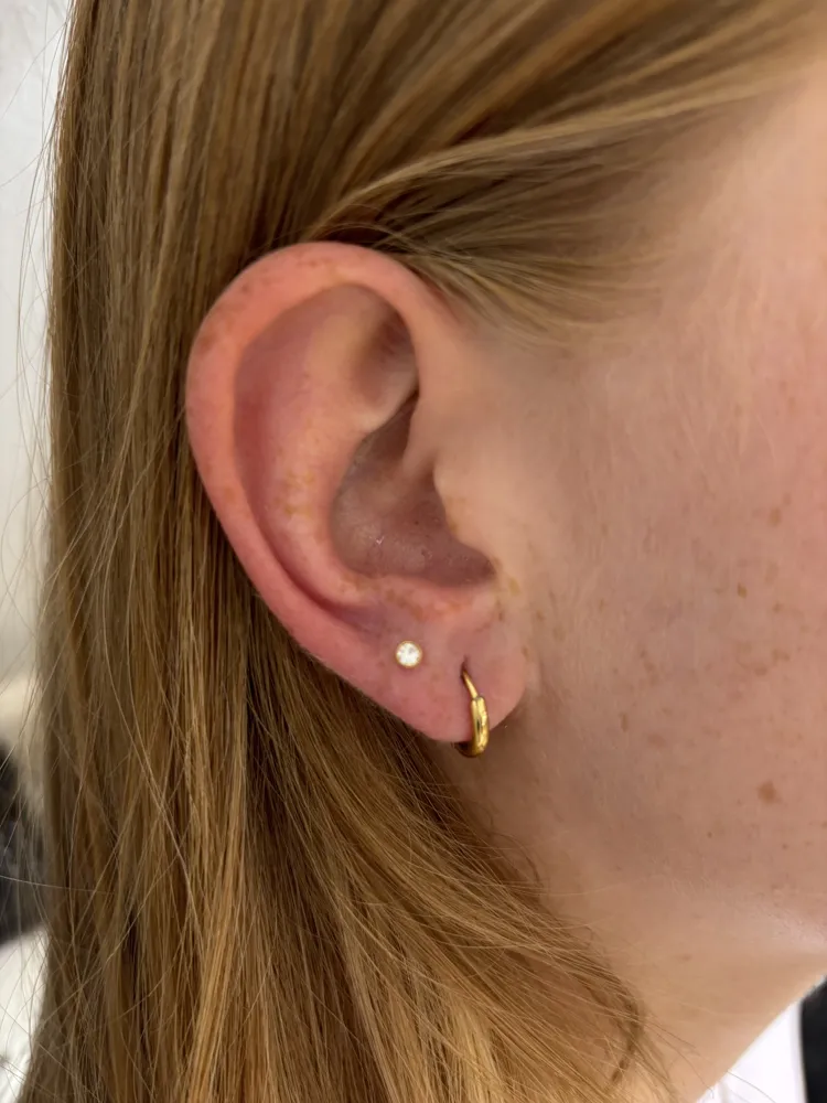 Piercing lalůčku ucha